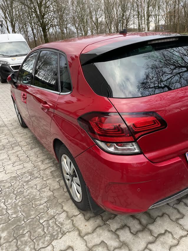 Citroën C4 1,6 BlueHDi 120 hk 4-dørs m. bagklap