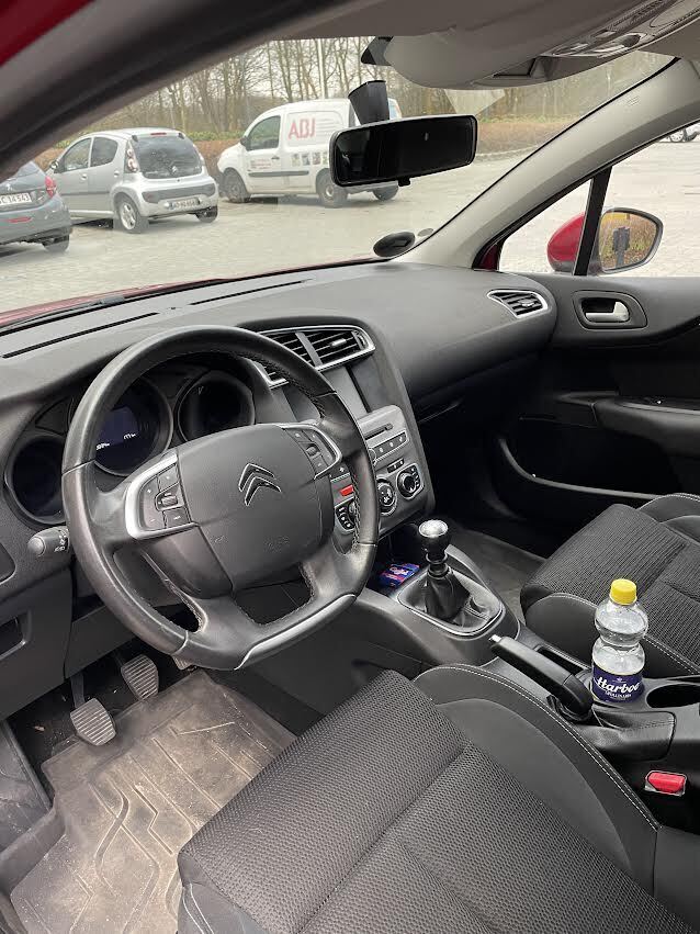 Citroën C4 1,6 BlueHDi 120 hk 4-dørs m. bagklap