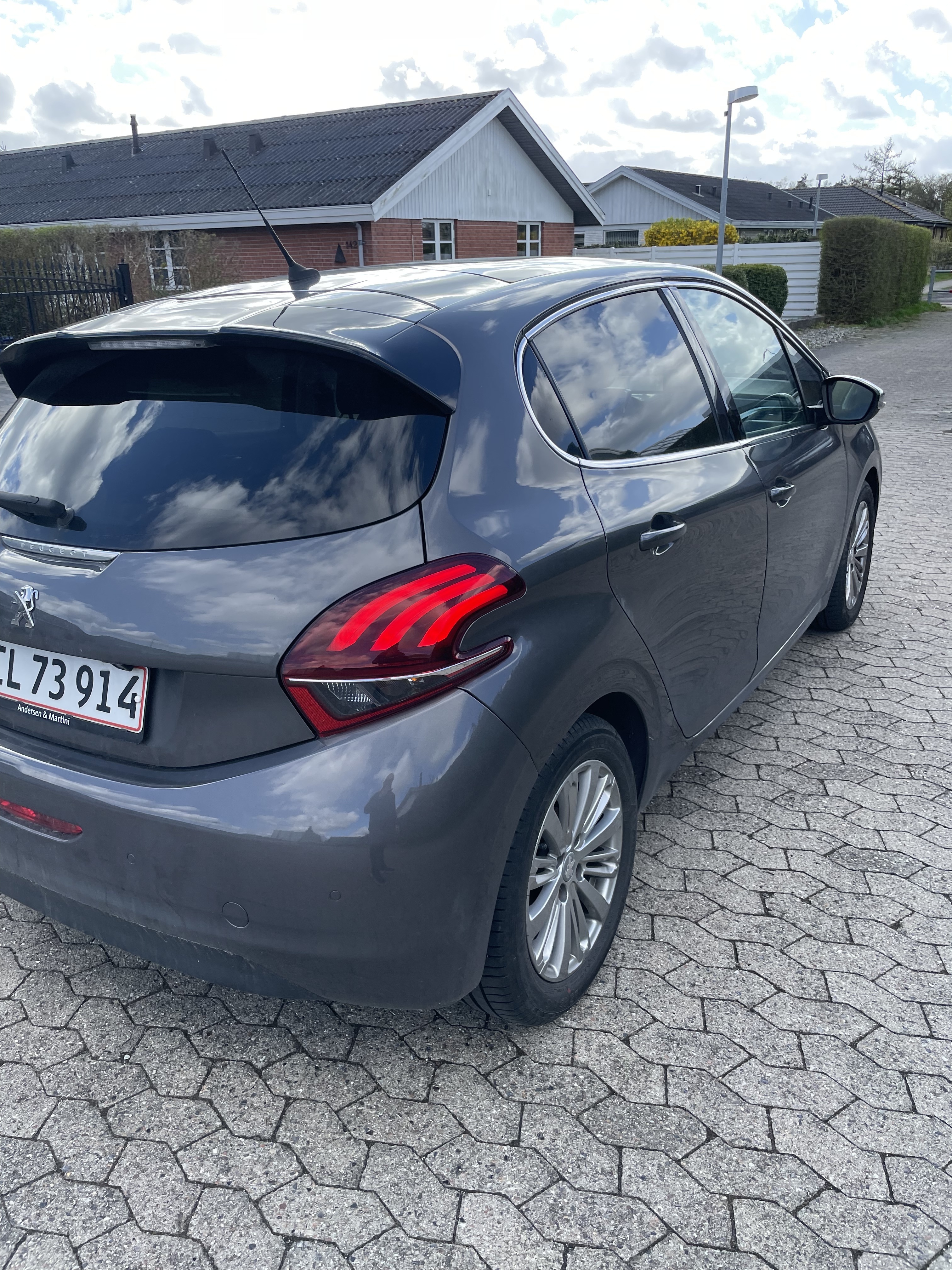 Peugeot 208 1,2 PureTech 82 5D
