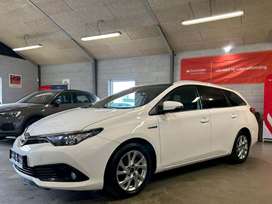 Toyota Auris 1,8 Hybrid Pure Touring Sports CVT