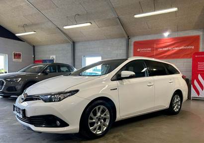 Toyota Auris 1,8 Hybrid Pure Touring Sports CVT