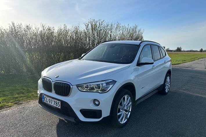 Hvid BMW X1 fra 2016