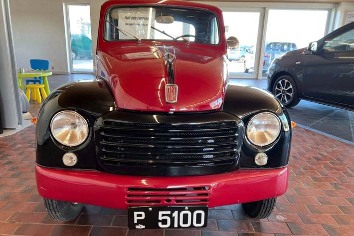 Rød Fiat 500 fra 1949