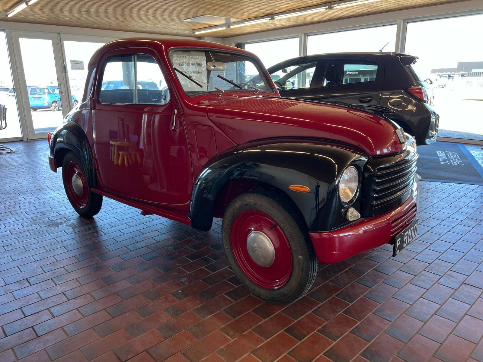 Rød Fiat 500 fra 1949