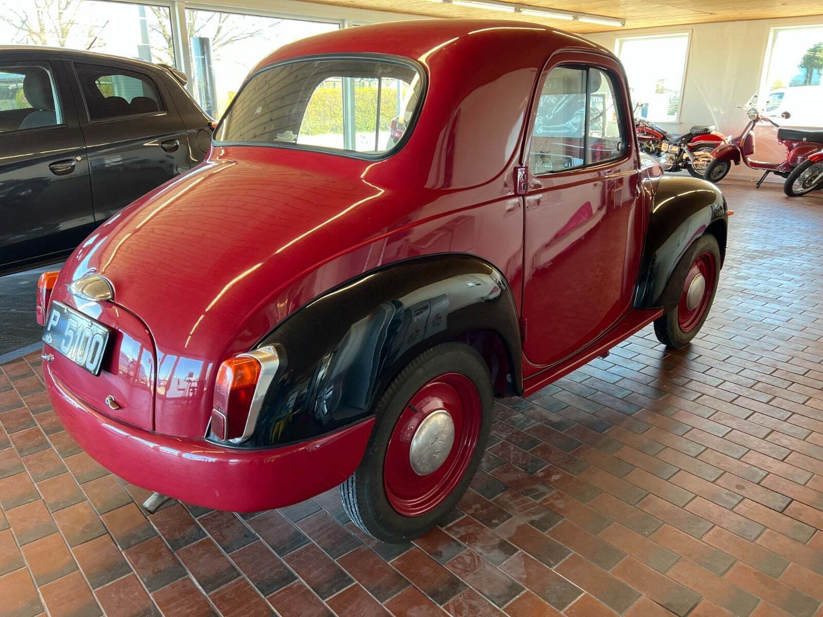 Rød Fiat 500 fra 1949