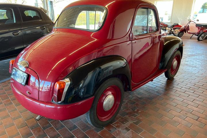 Rød Fiat 500 fra 1949