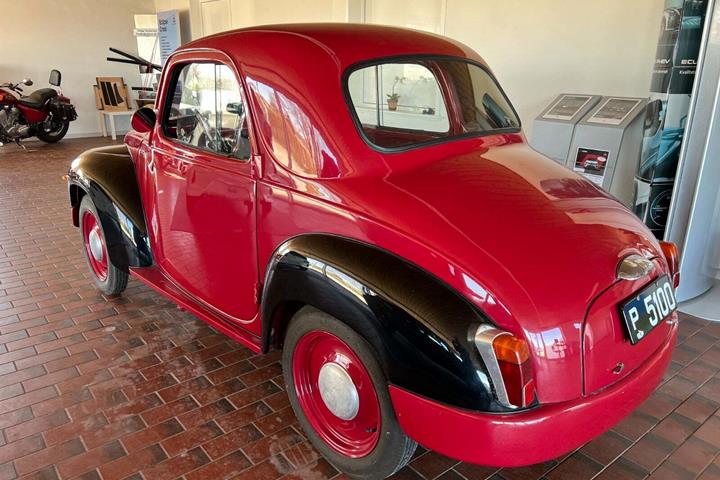 Rød Fiat 500 fra 1949