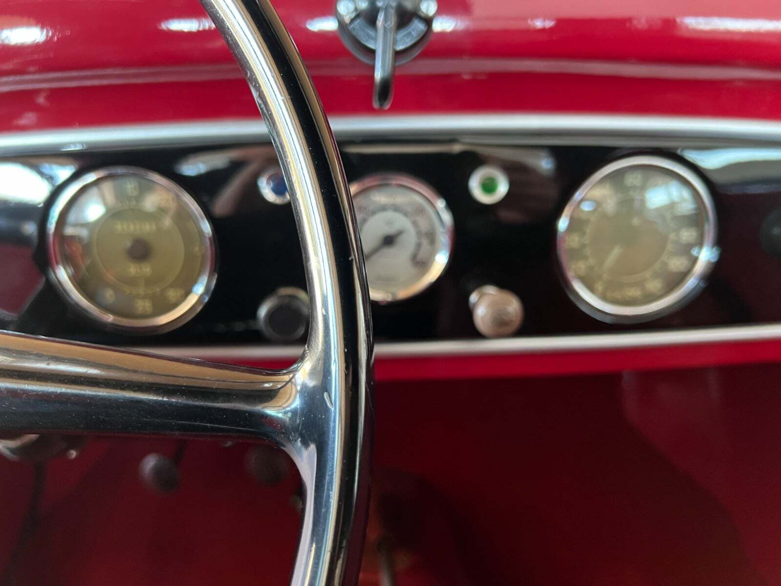 Rød Fiat 500 fra 1949