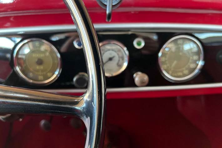 Rød Fiat 500 fra 1949