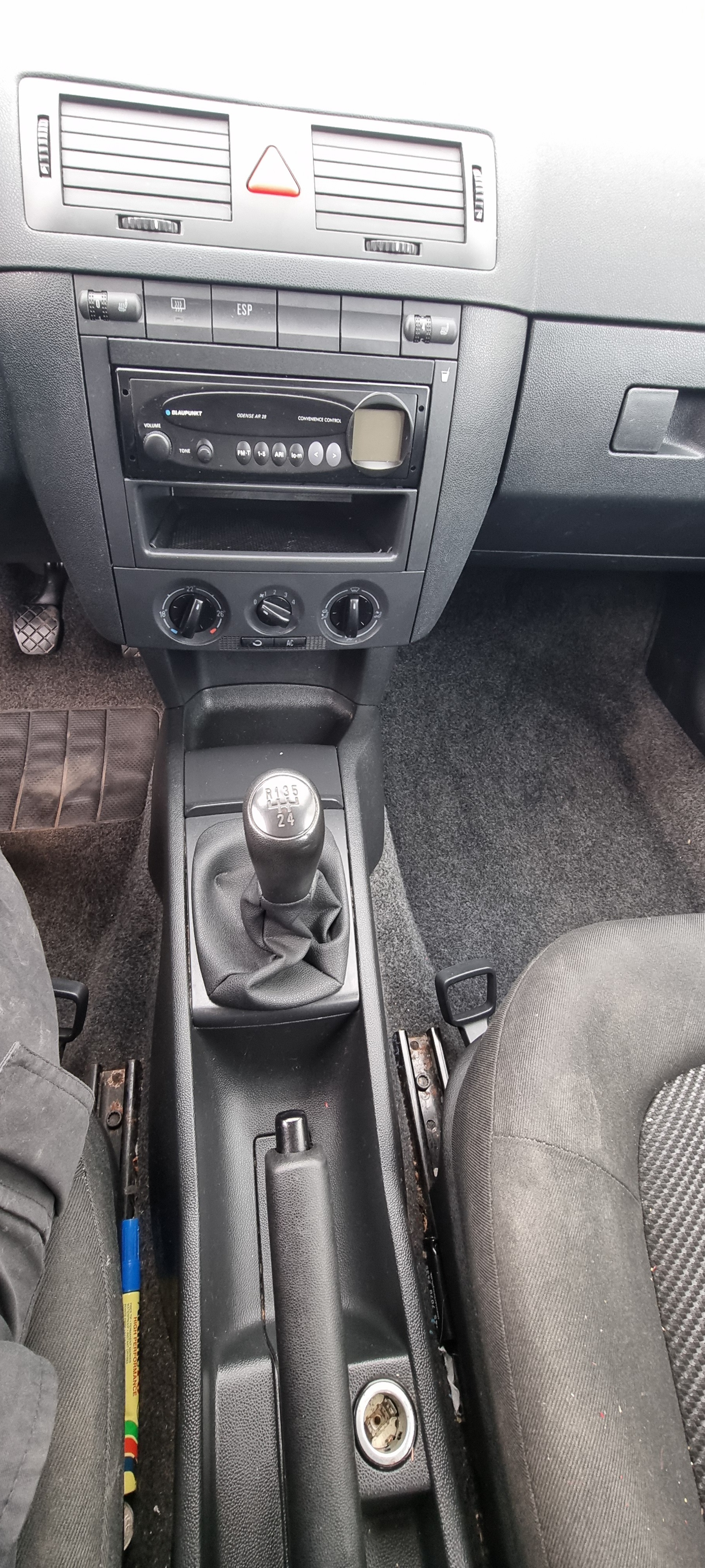 Rød Skoda Fabia fra 2004