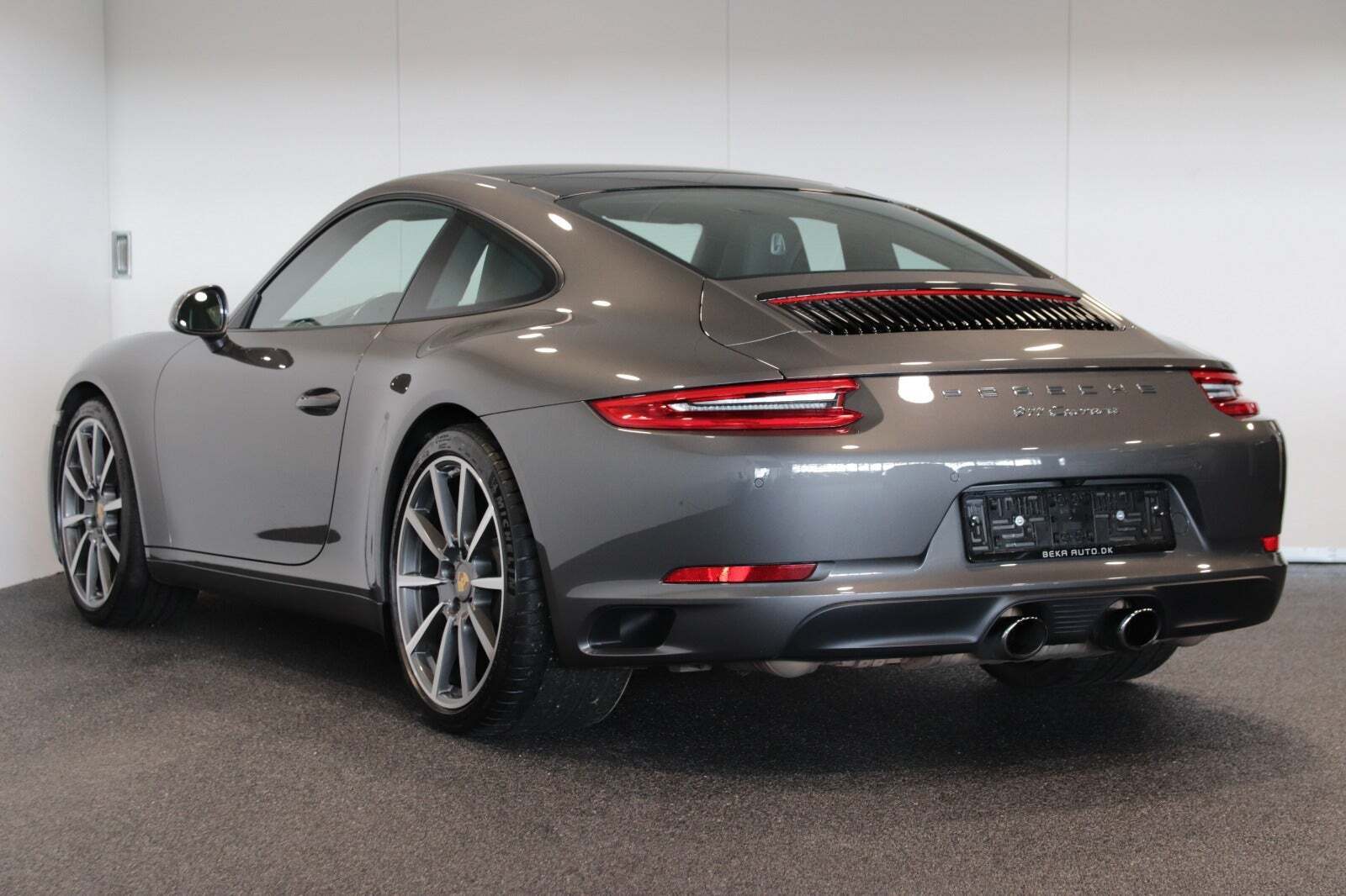 Porsche 911 Carrera