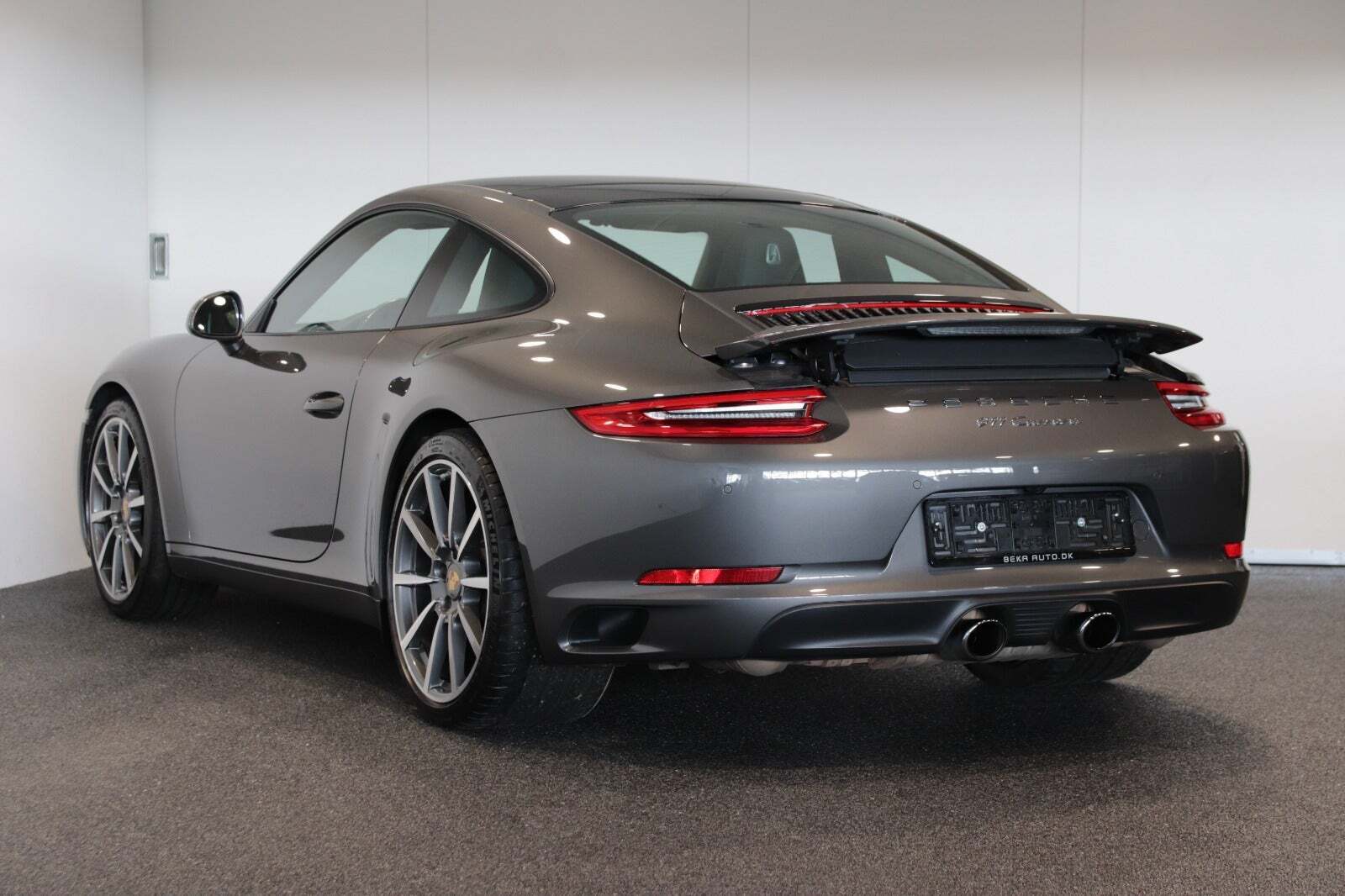 Porsche 911 Carrera