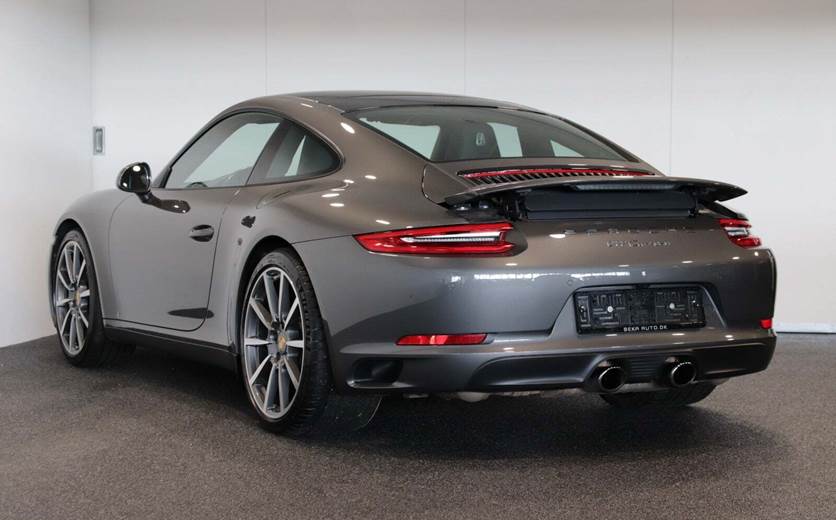 Porsche 911 Carrera
