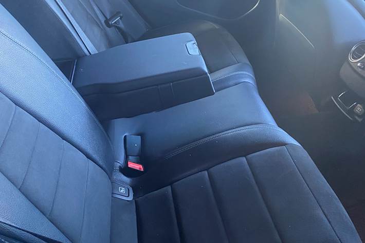 Sort Mercedes E-Klasse fra 2018