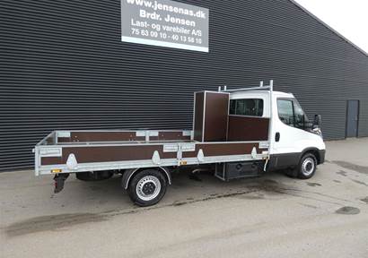 Iveco Daily 3,0 35S18 4100mm D m/Alukasse med lift 180HK Ladv./Chas. 8g Aut.