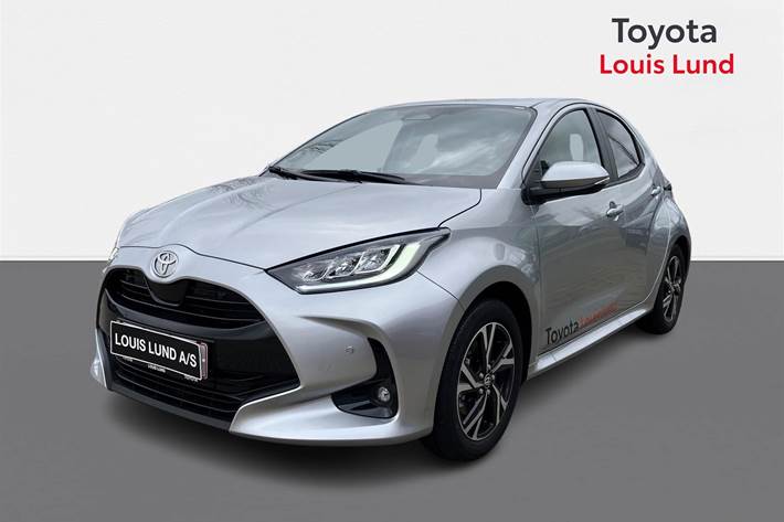 Sølv Toyota Yaris fra 2024 set udefra