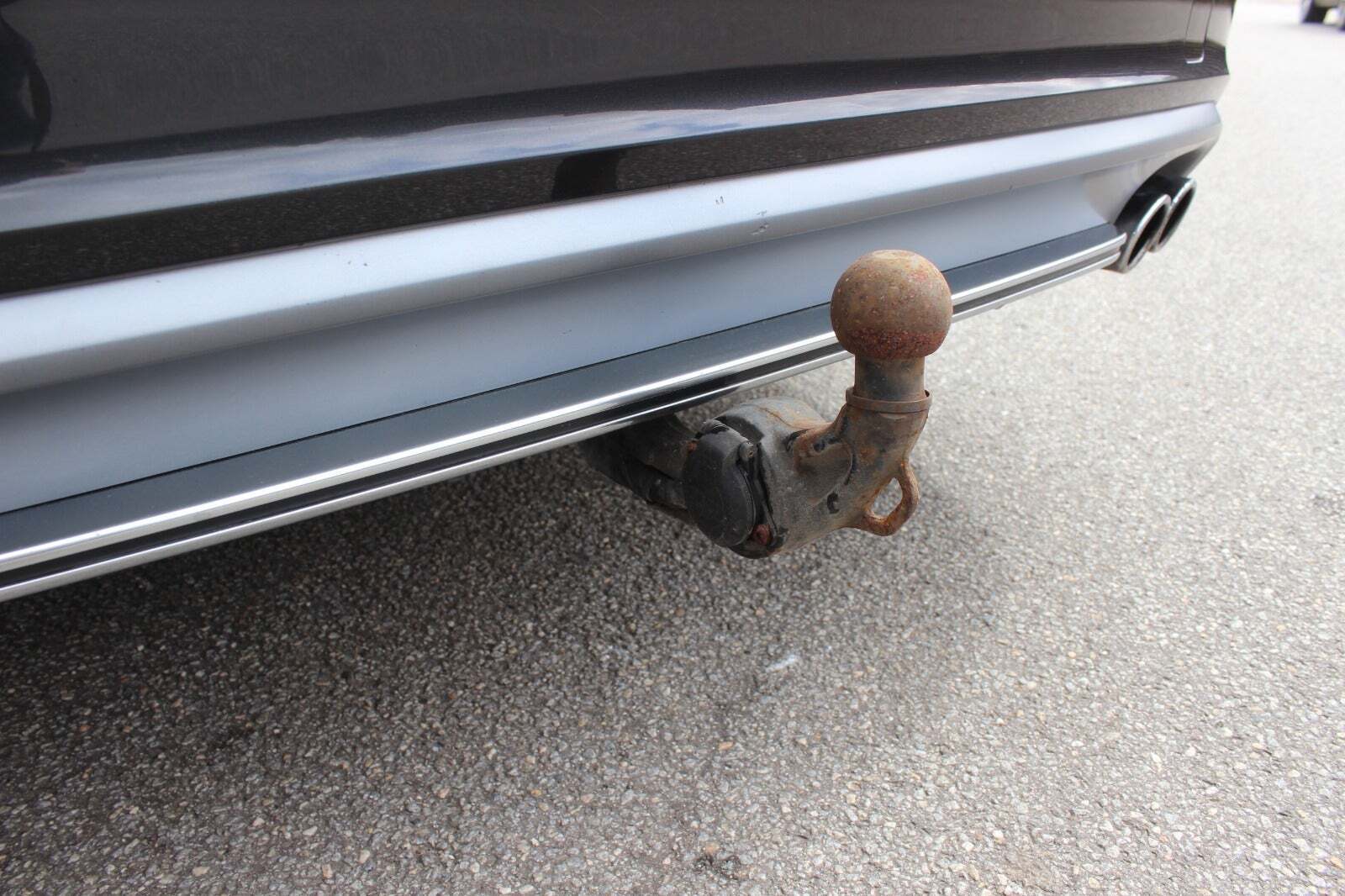 Grå Audi S6 fra 2014