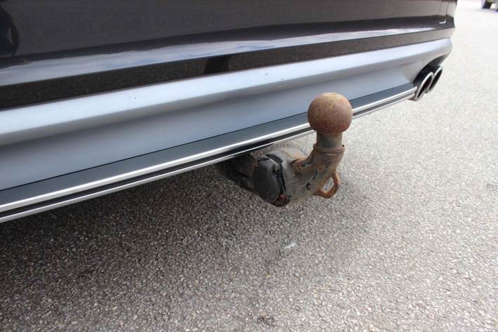 Grå Audi S6 fra 2014