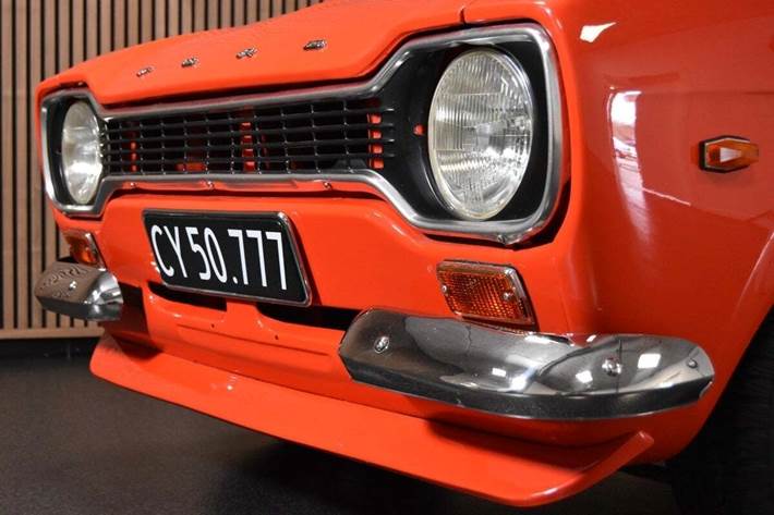Rød Ford Escort fra 1973