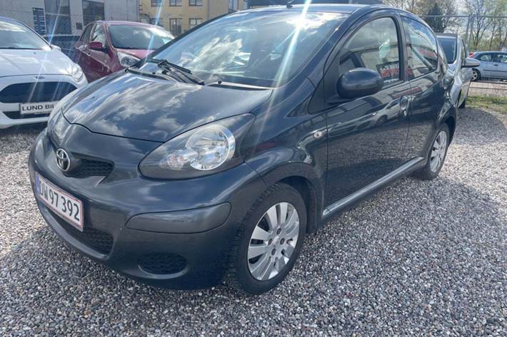 Sort Toyota Aygo fra 2012