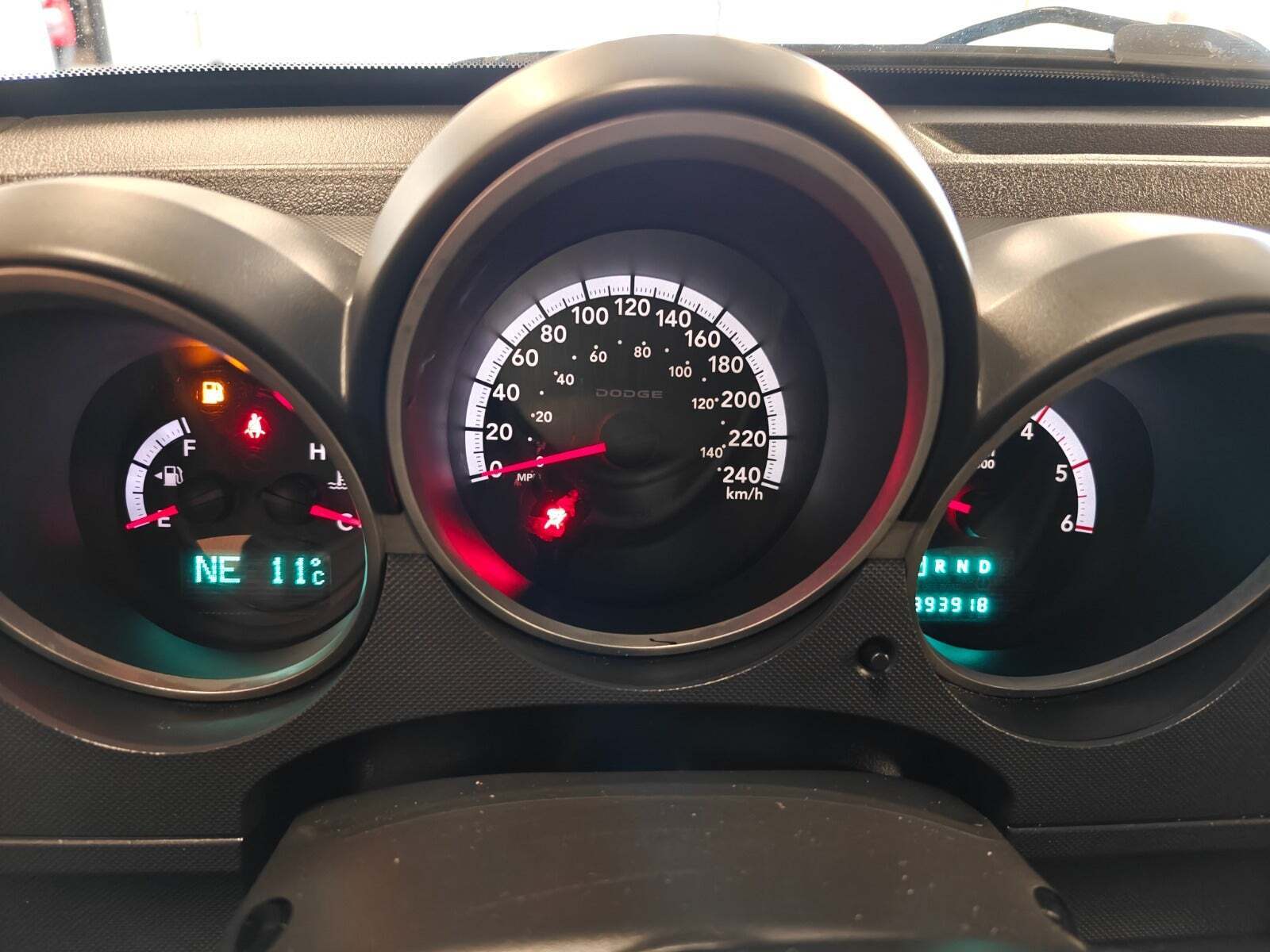 Gul Dodge Nitro fra 2008