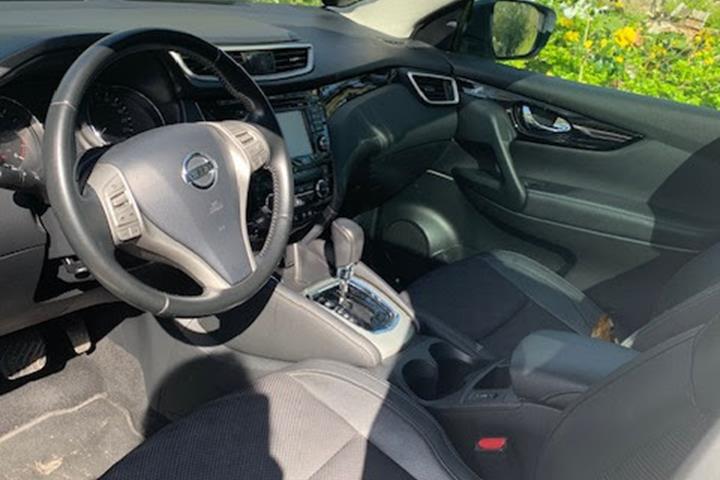 Hvid Nissan Qashqai fra 2015