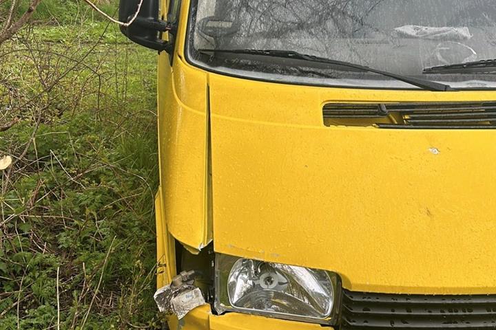 Gul VW Transporter fra 1997