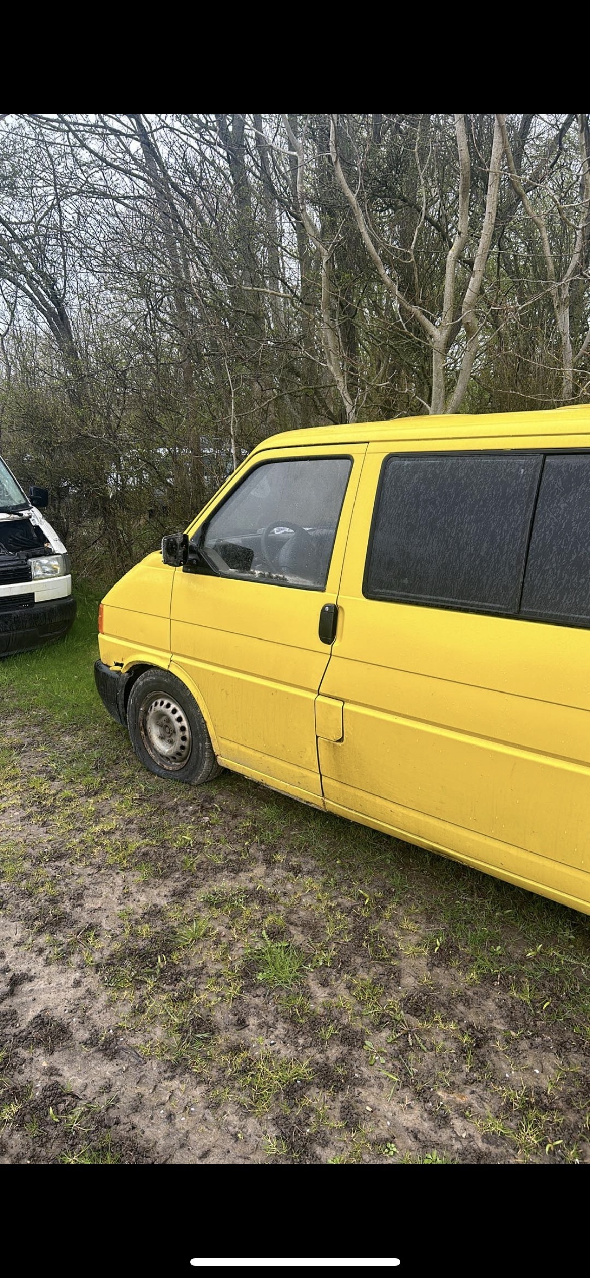 Gul VW Transporter fra 1997