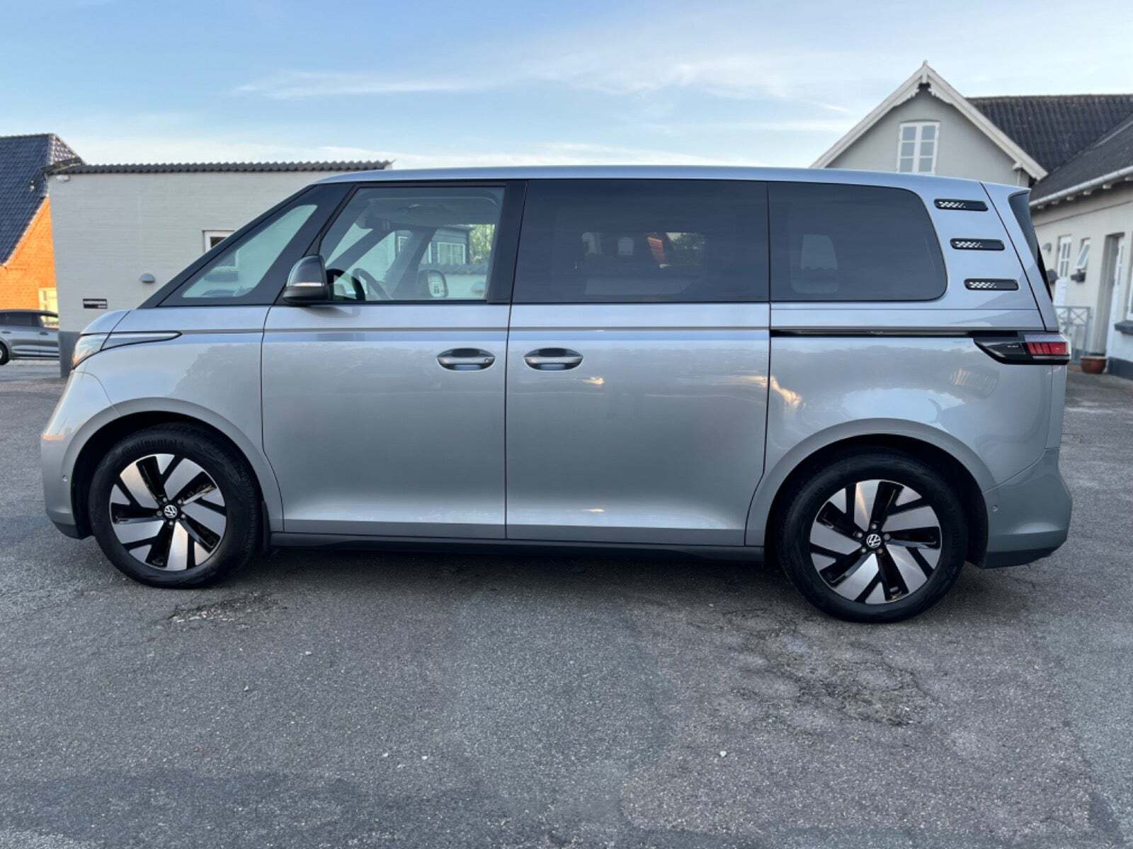 Sølv VW ID.Buzz fra 2023