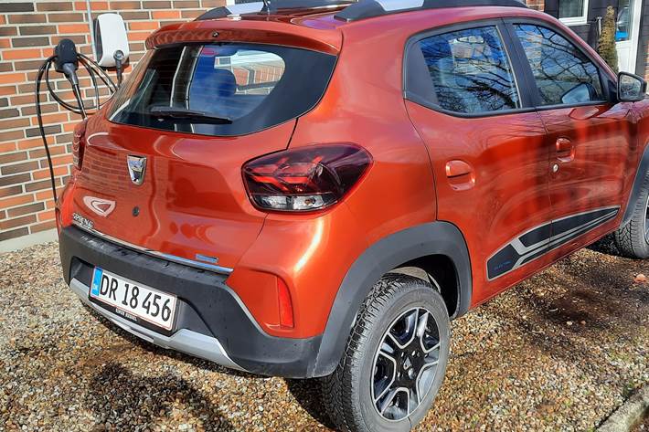 Rød Dacia Spring fra 2022