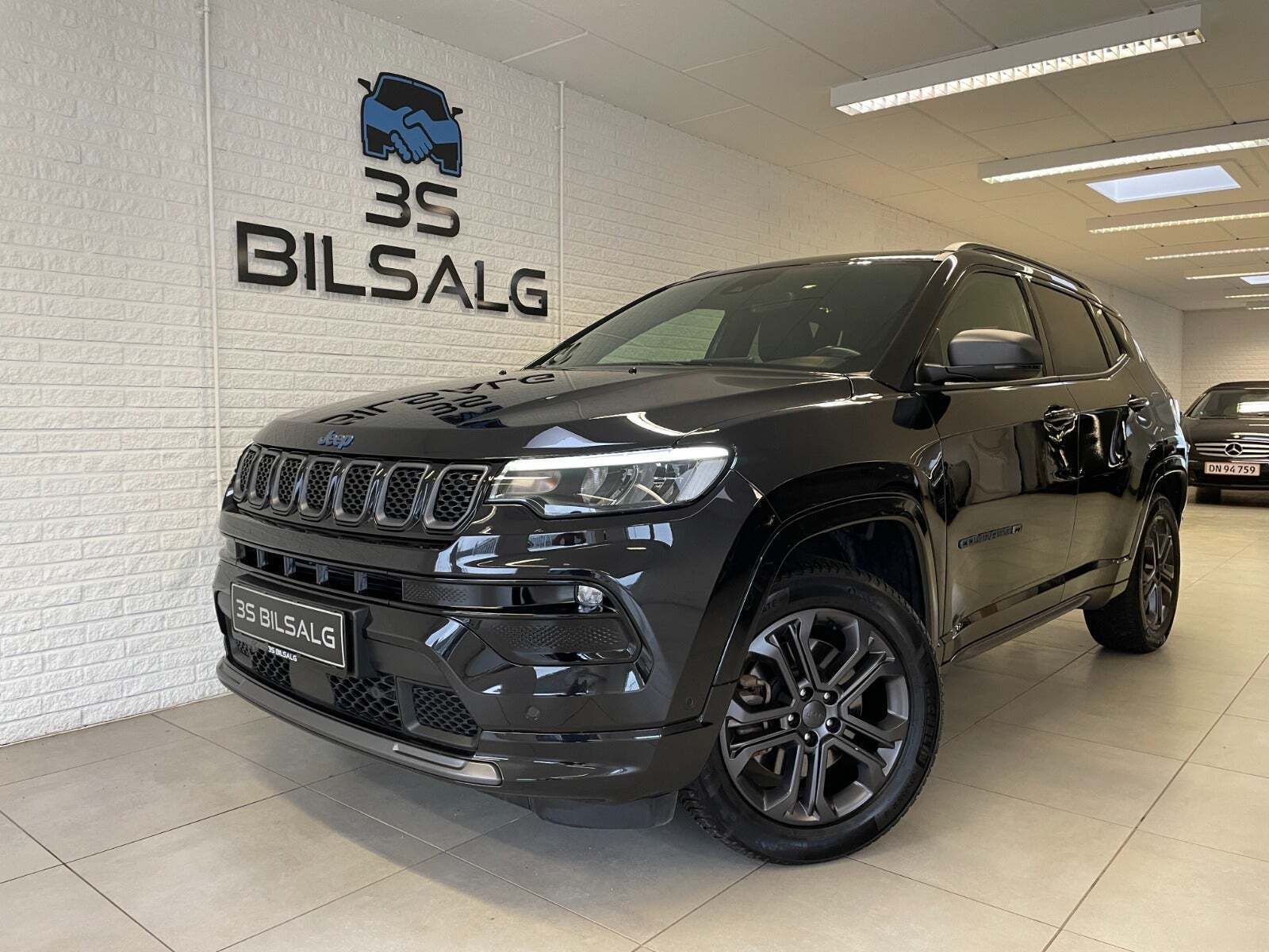 Sort Jeep Compass fra 2021