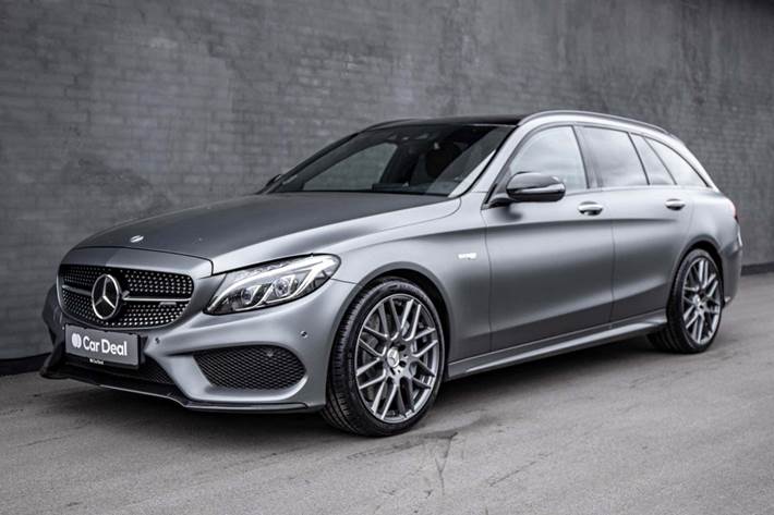 Grå Mercedes C43 fra 2017