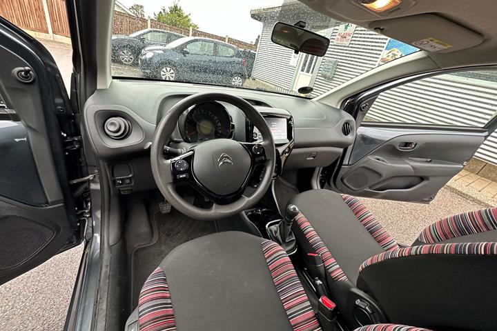 Grå Citroën C1 fra 2021