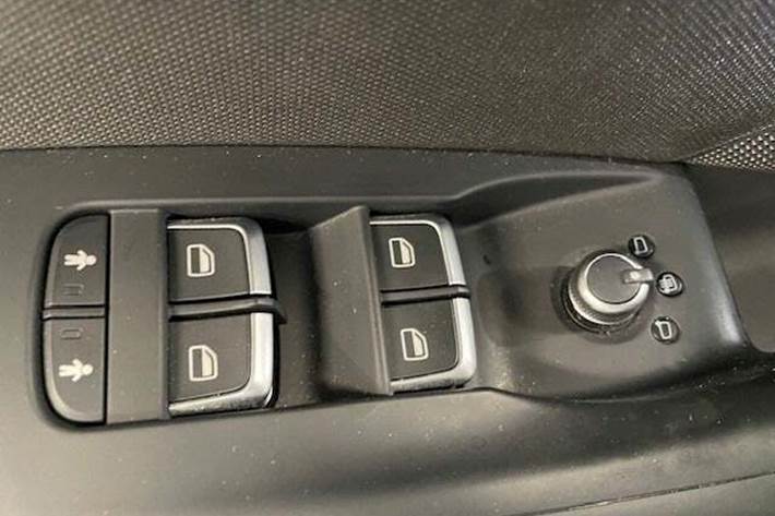 Grå Audi Q3 fra 2015