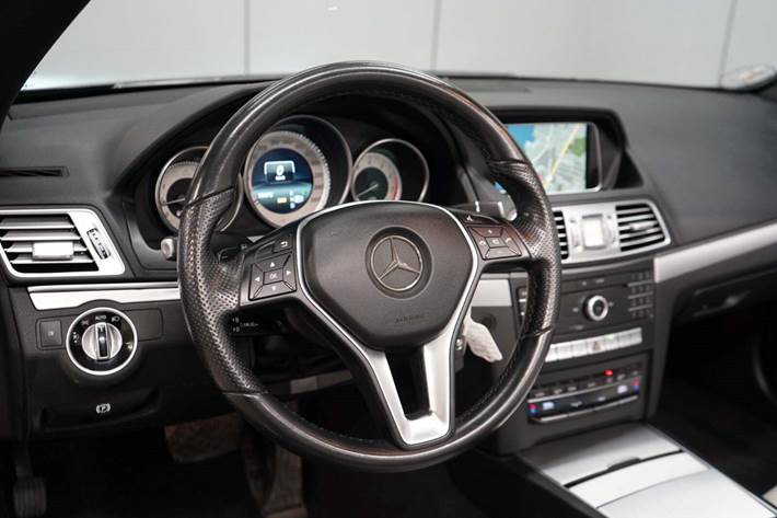 Sort Mercedes E400 fra 2015