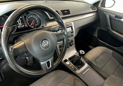 VW Passat 2,0 TDi 140 Comfortline Variant BMT