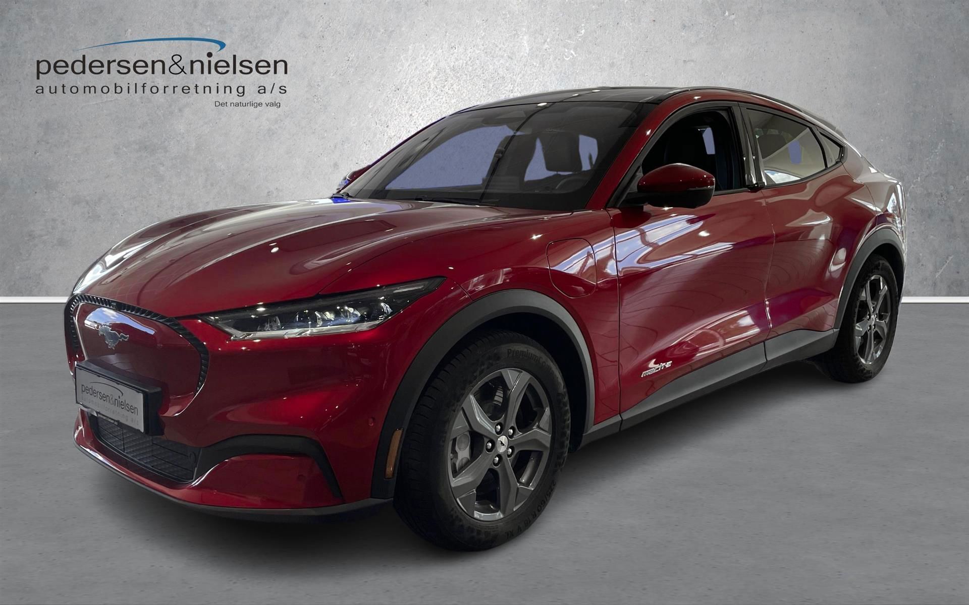 Rød Ford Mustang Mach-E fra 2023
