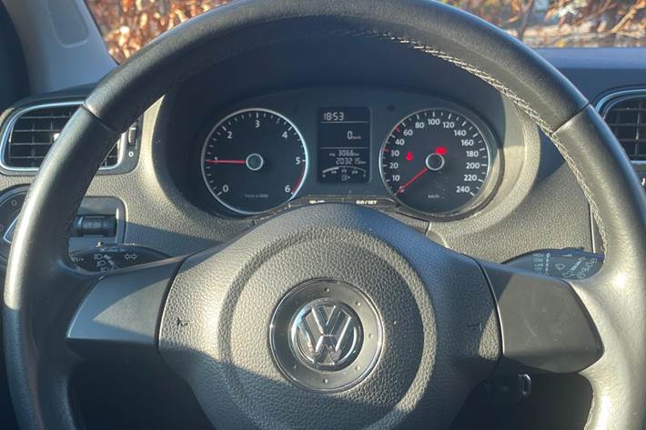 Sort VW Polo fra 2014