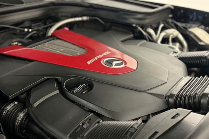 Rød Mercedes GLC43 fra 2018