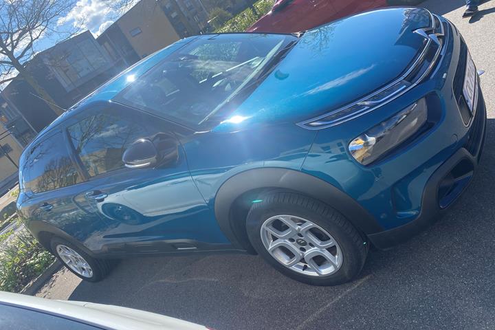 Blå Citroën C4 Cactus fra 2018