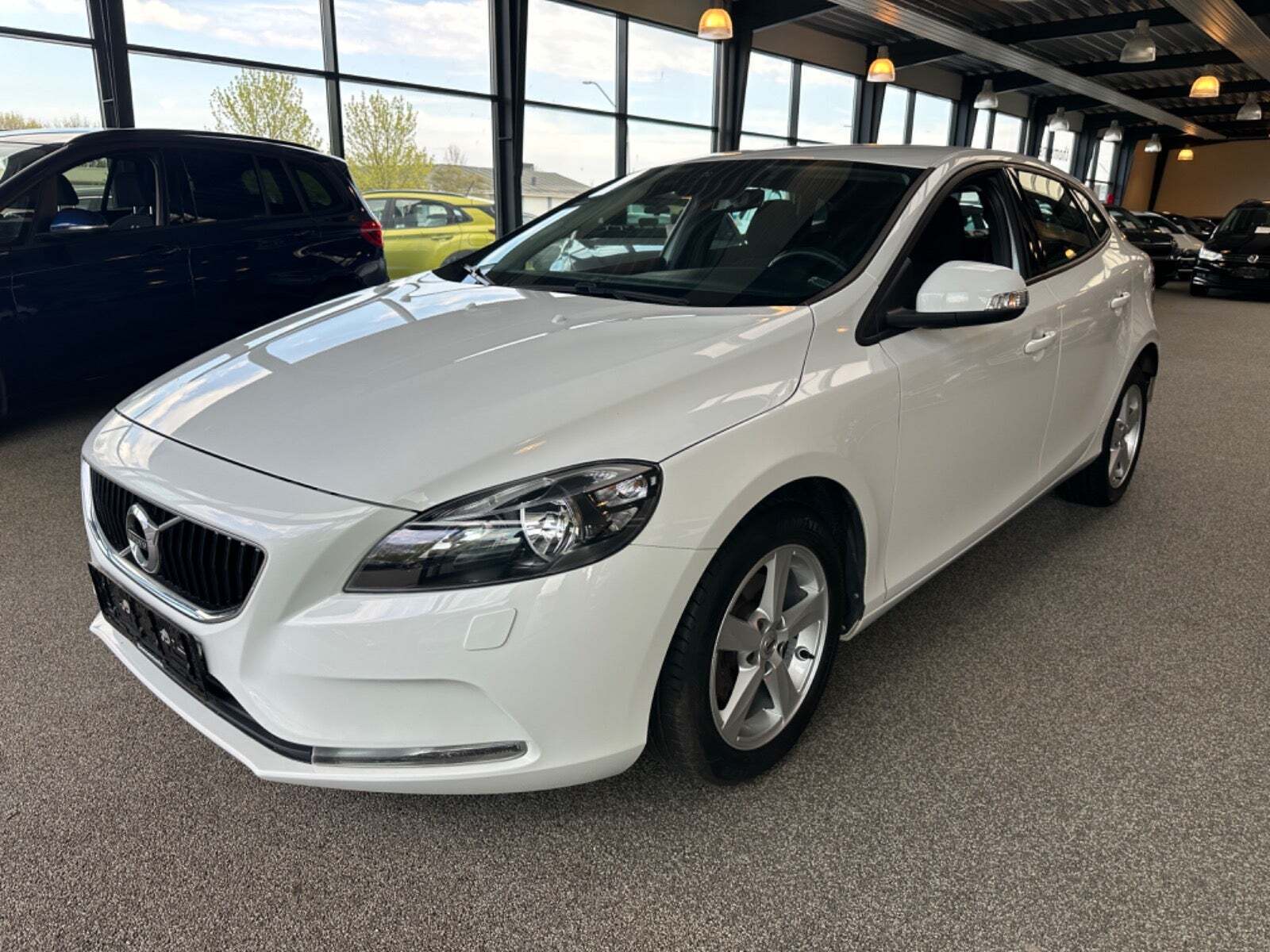 Volvo V40
