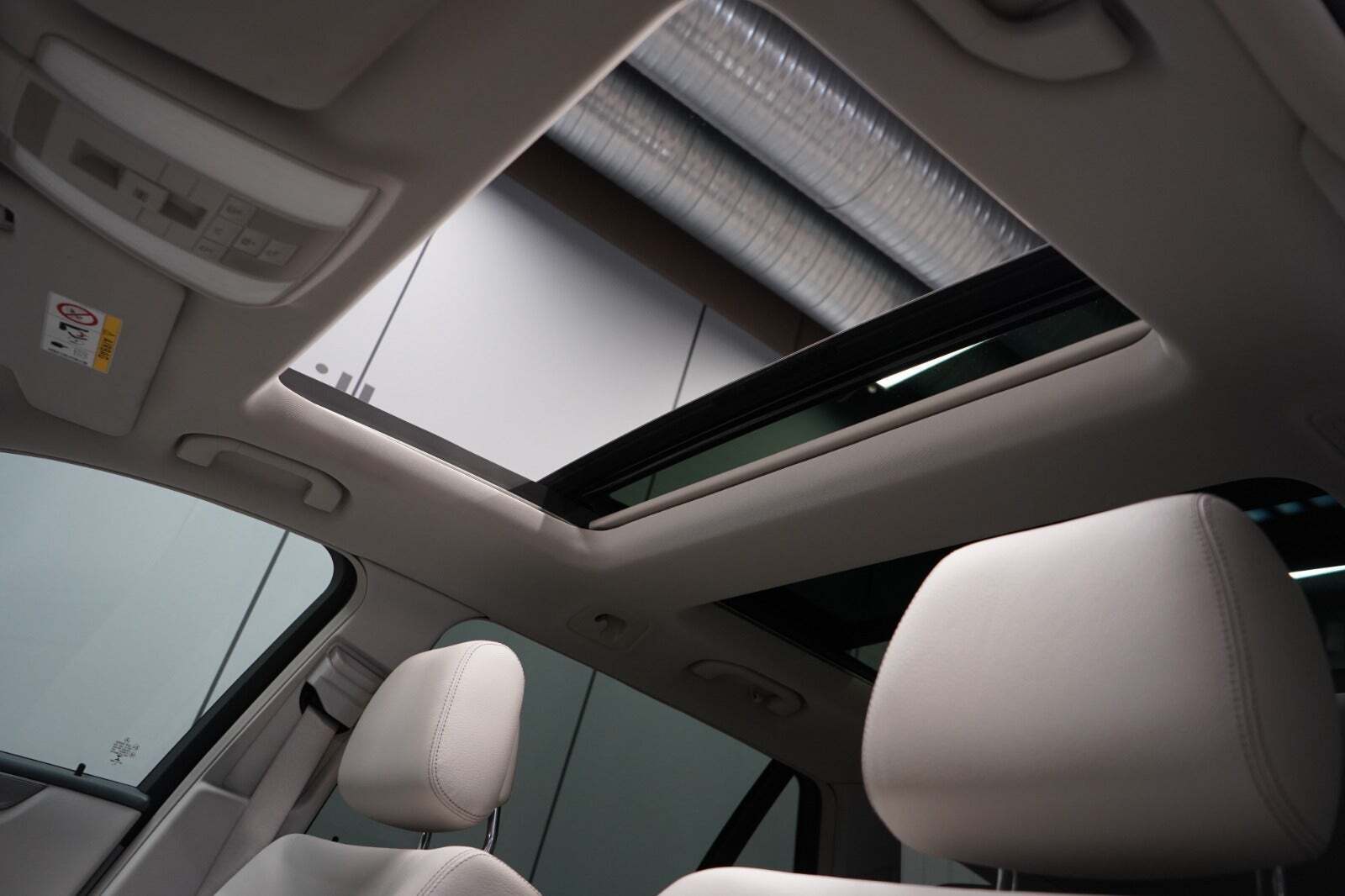 Grå Mercedes E350 fra 2014