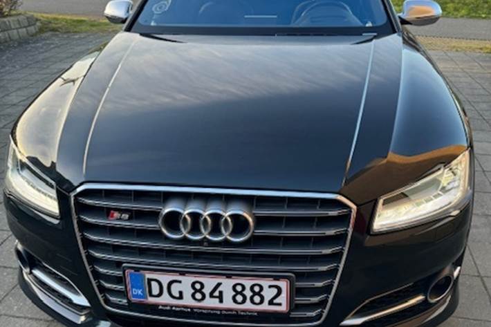 Sort Audi S8 fra 2014
