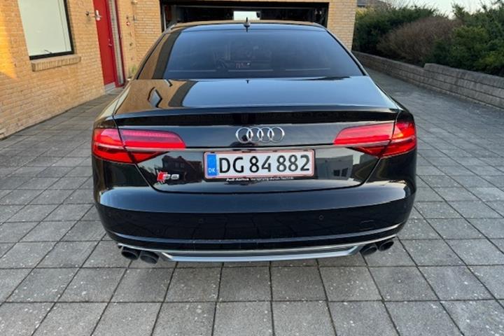 Sort Audi S8 fra 2014
