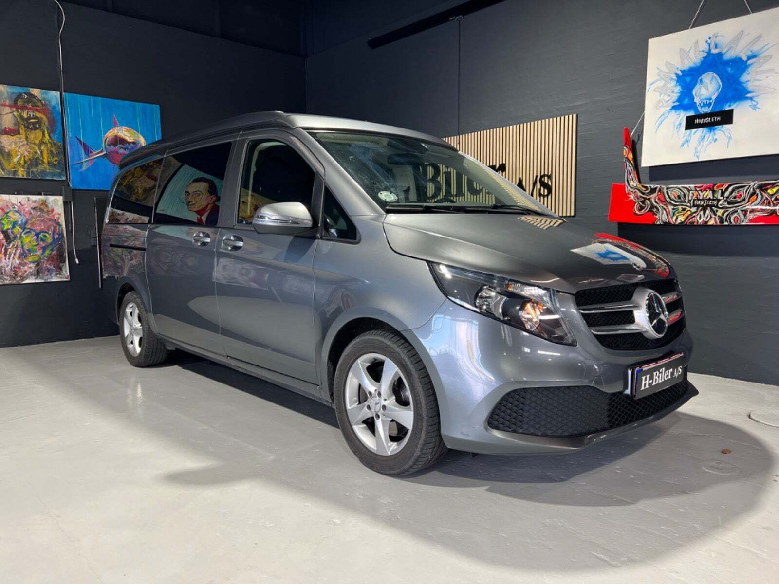 Grå Mercedes V250 d fra 2019