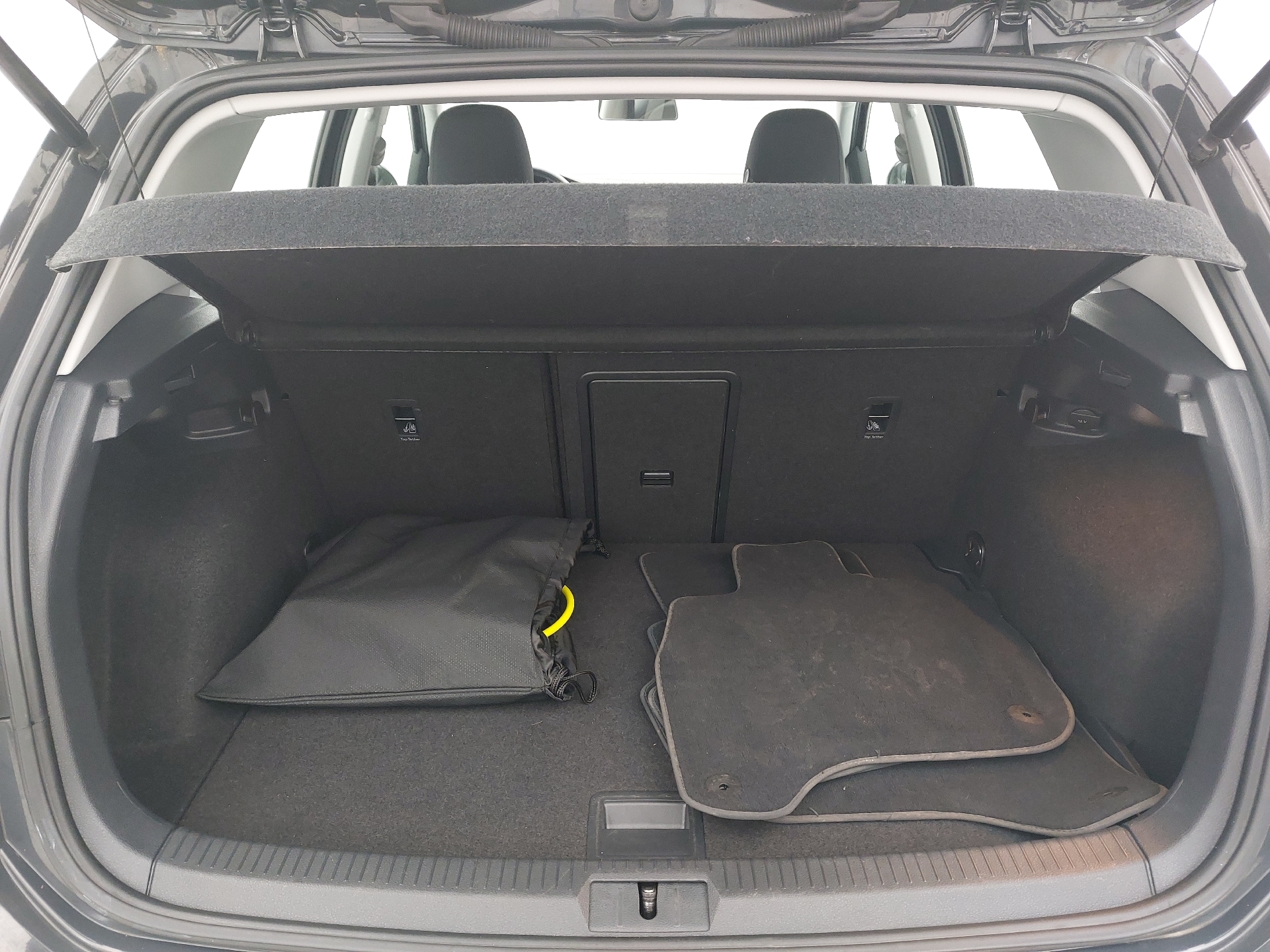 Grå VW Golf fra 2021