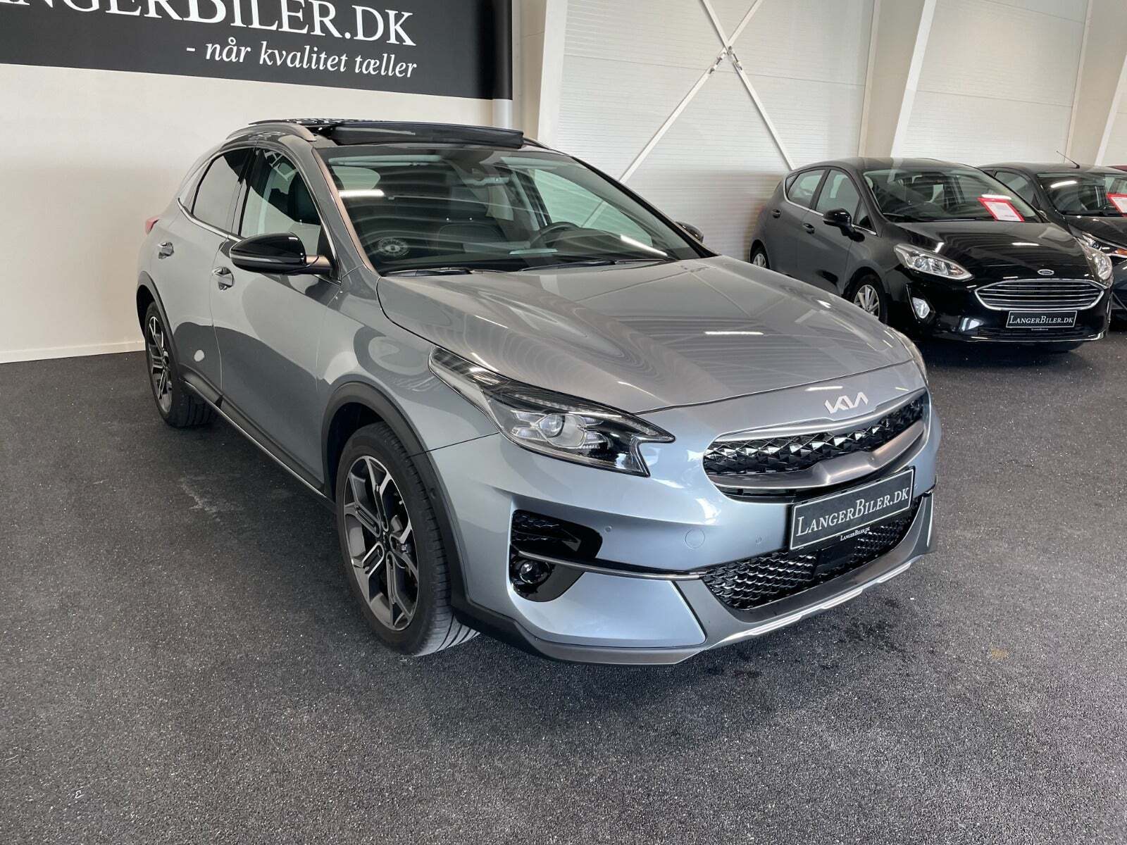 Grå Kia XCeed fra 2022
