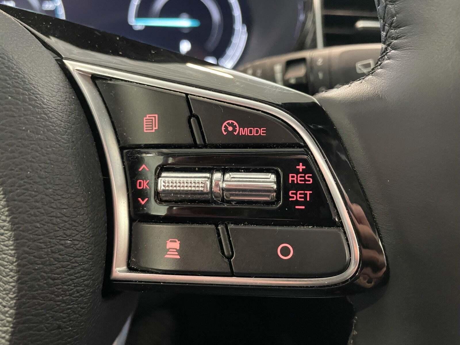 Grå Kia XCeed fra 2022