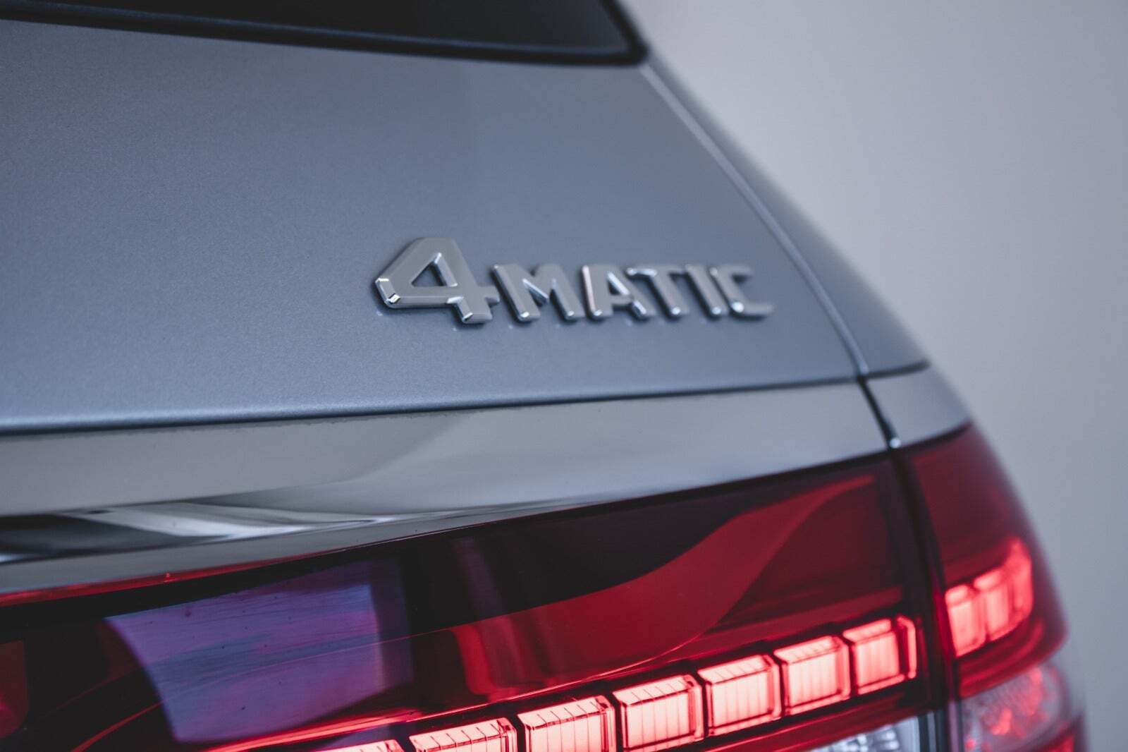 Sølv Mercedes E300 de fra 2021