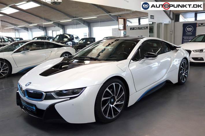 Hvid BMW i8 fra 2016